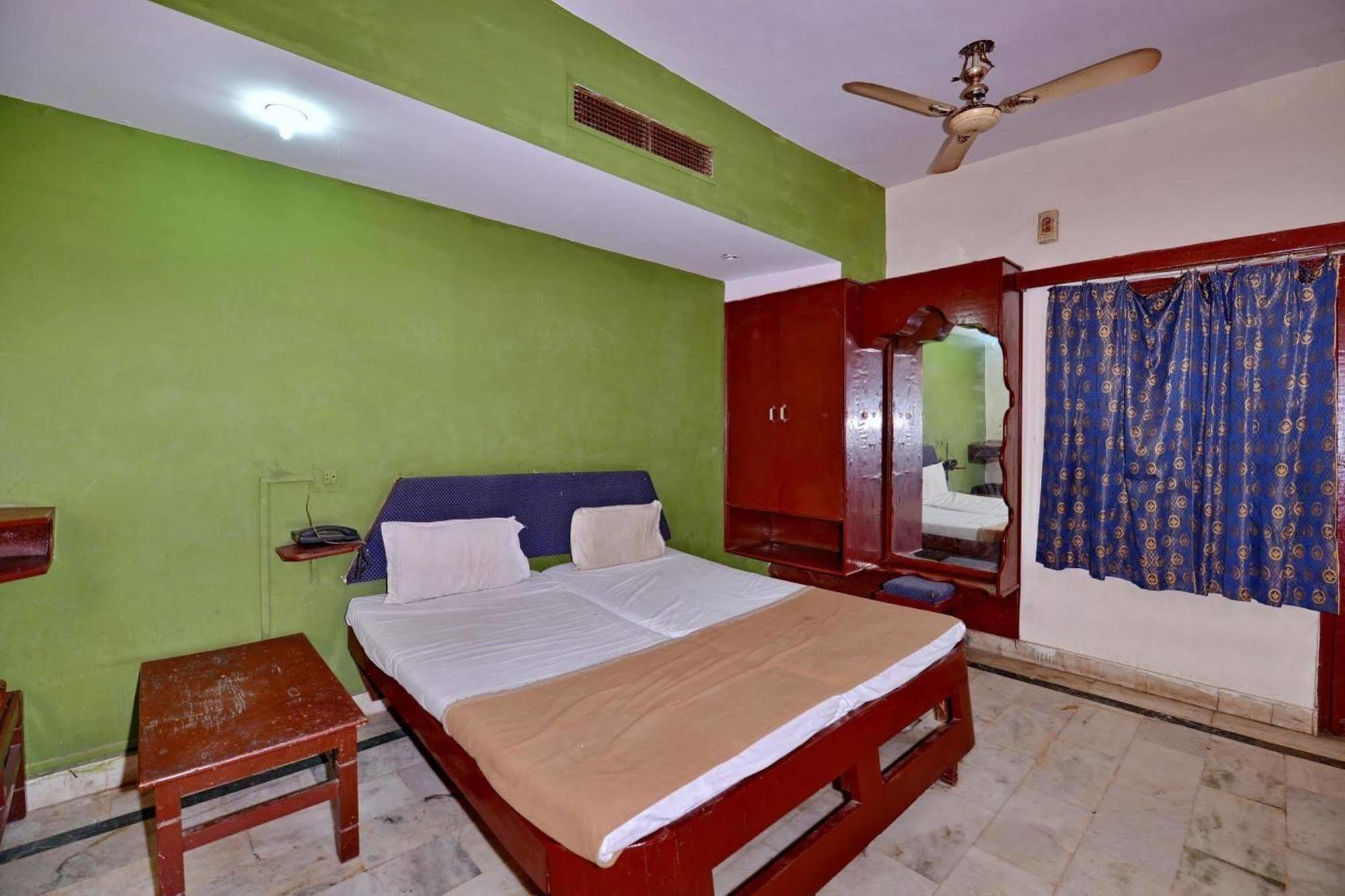 Aditya Palace Agra  Extérieur photo